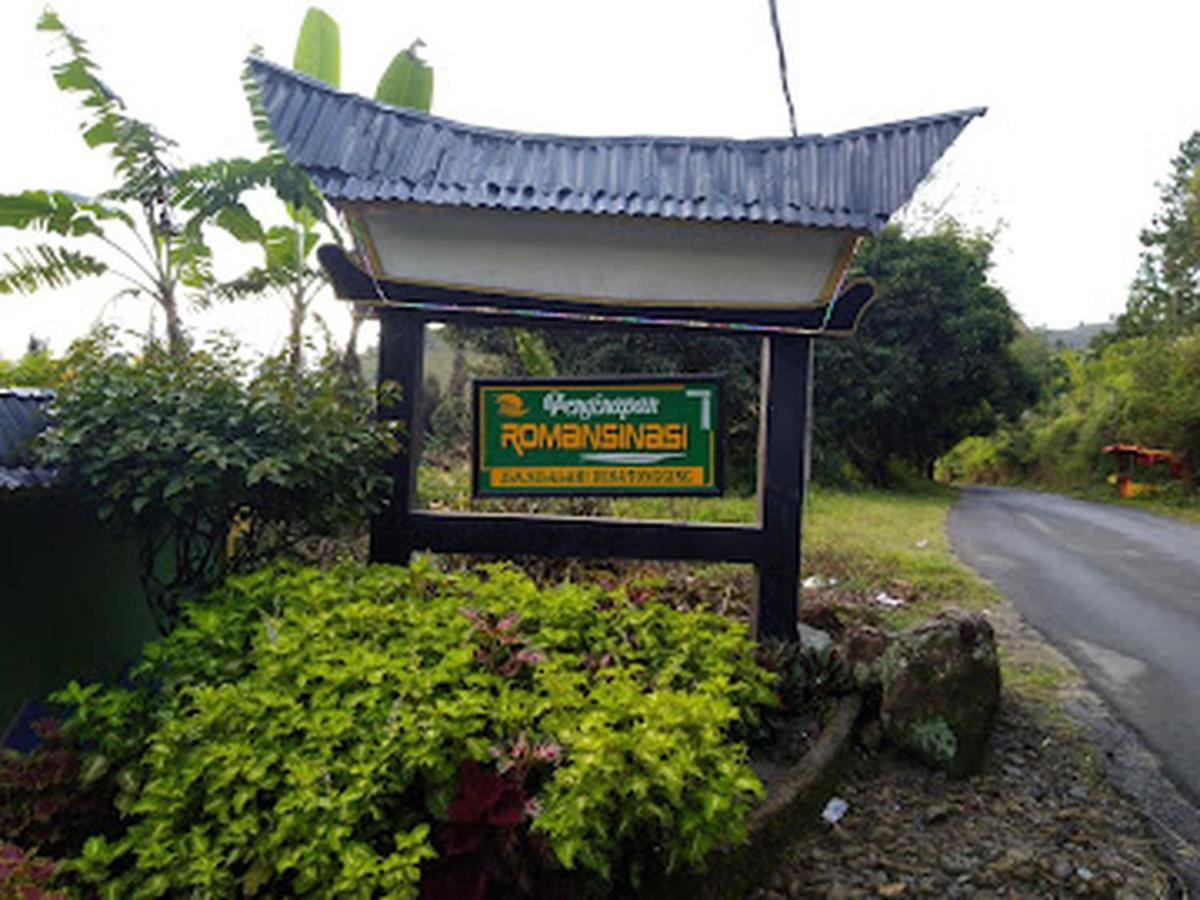 Roman Sinasi Hotel Tongging Exterior photo