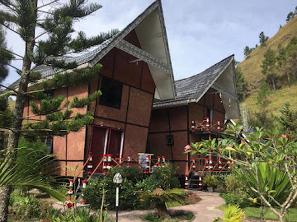 Roman Sinasi Hotel Tongging Exterior photo